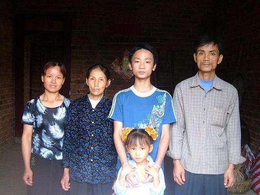 贫苦的孩子_贫苦生家庭收入来源(3)